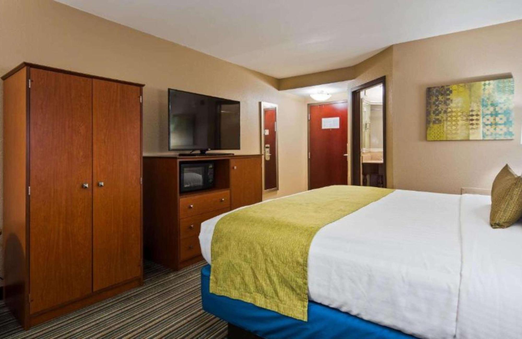 Best Western Eagles Inn Morehead Exterior photo